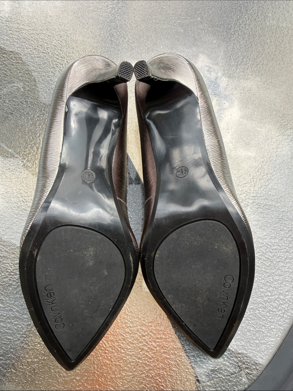 Calvin Klein Metallic Silver Pointed Pumps - never worn!!! - Picture 9 of 9